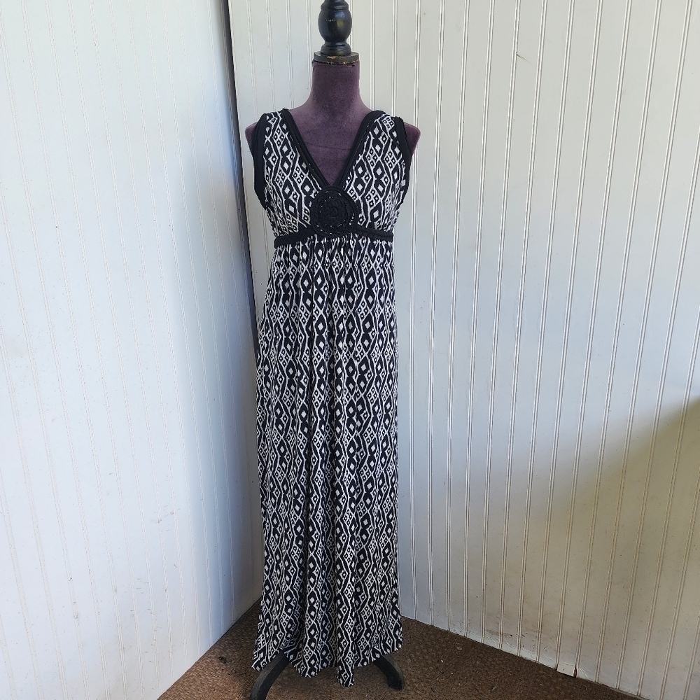 Max Edition Women Dress Maxi Black White Bohemian Boho Chic Sleveless Vacation L
